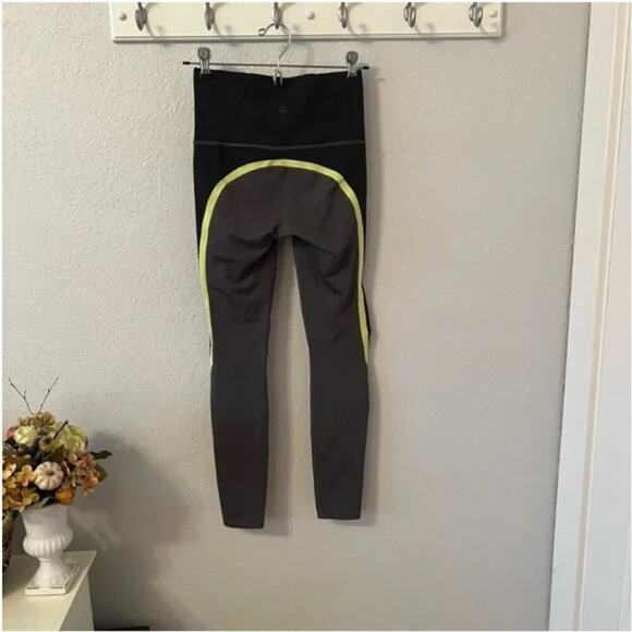 Athleta Spar Colorblock Olive Green 7/8 Tights - Picture 2 of 7